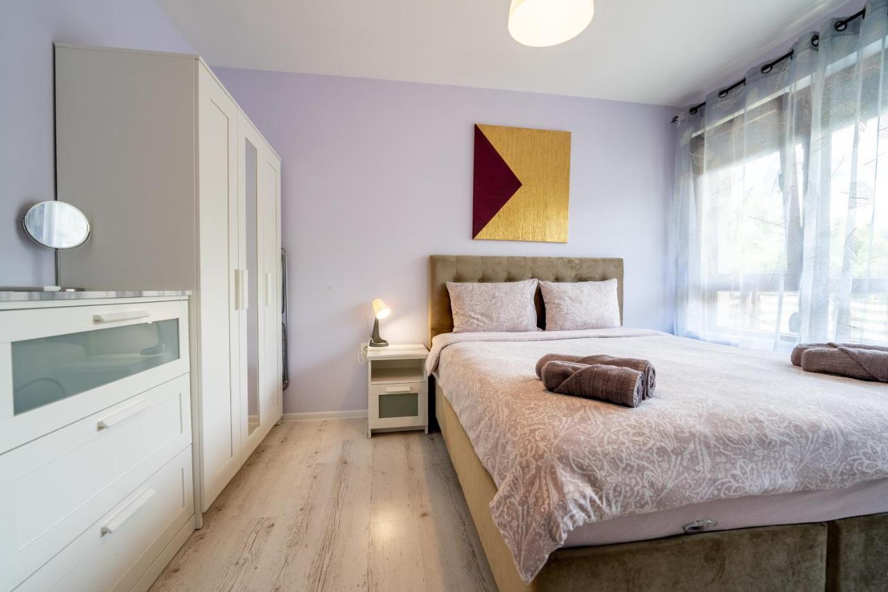 Sunny Apartment In Studentski Grad, Behind Unss Sofia Luaran gambar