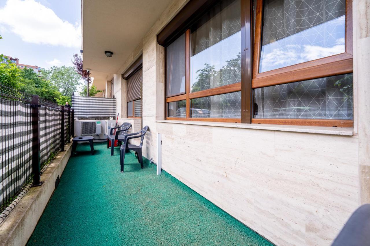 Sunny Apartment In Studentski Grad, Behind Unss Sofia Luaran gambar
