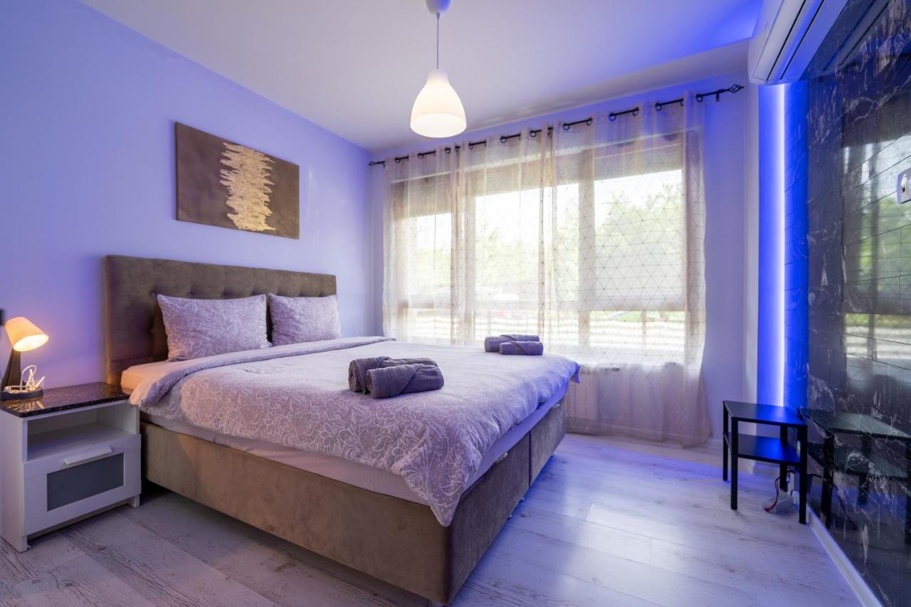 Sunny Apartment In Studentski Grad, Behind Unss Sofia Luaran gambar