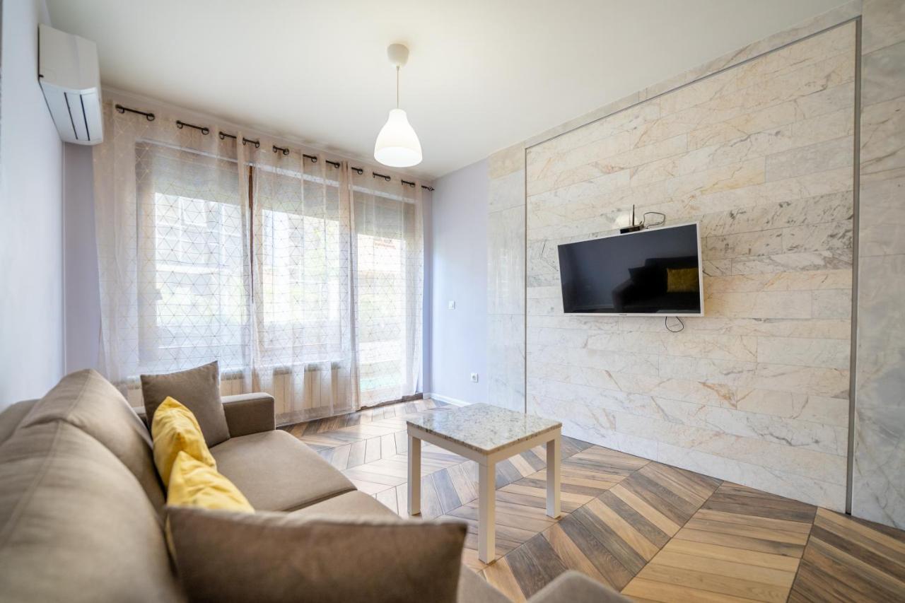 Sunny Apartment In Studentski Grad, Behind Unss Sofia Luaran gambar